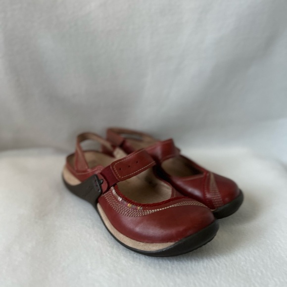 Romika Size 36/6 Red/Creme Leather multicolor Accent Stitching Casual Slip On. - Picture 3 of 16